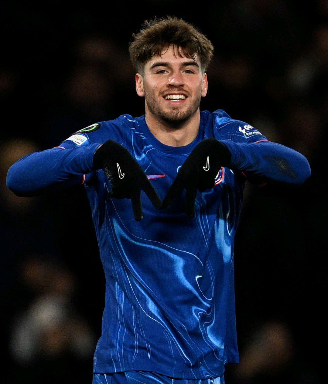 欧预赛：哪支球队赢球后庆祝方式独特？的简单介绍