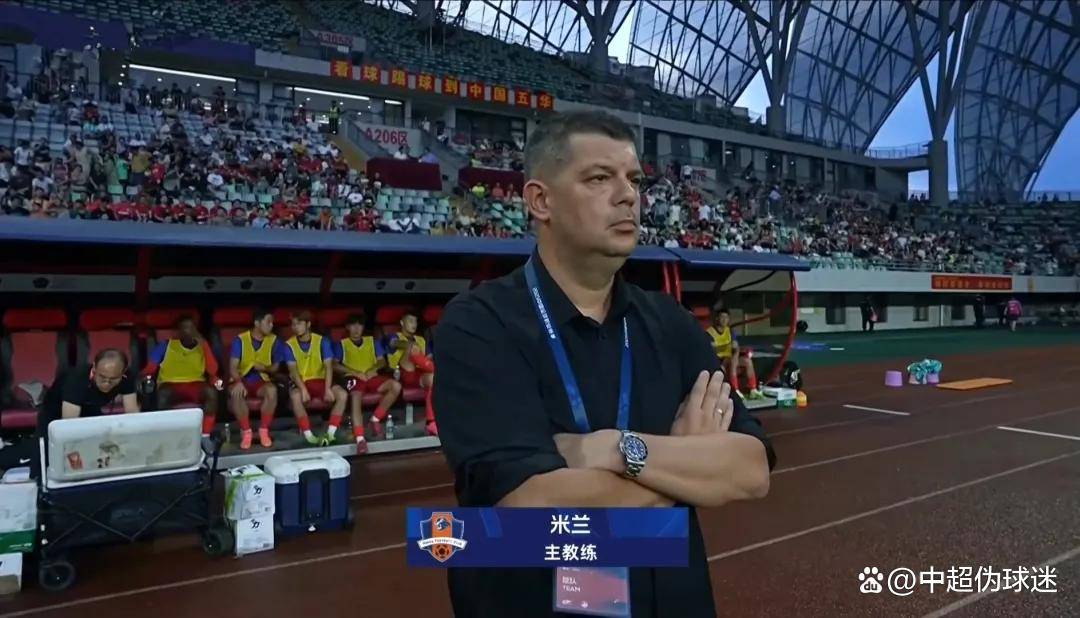 指挥若定的教练成就了球队的辉煌！