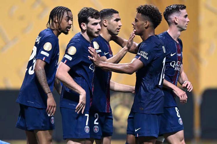 圣埃蒂安球员突破进球不止,为球队贡献巨大 圣埃蒂安球员突破进球不止,为球队贡献巨大