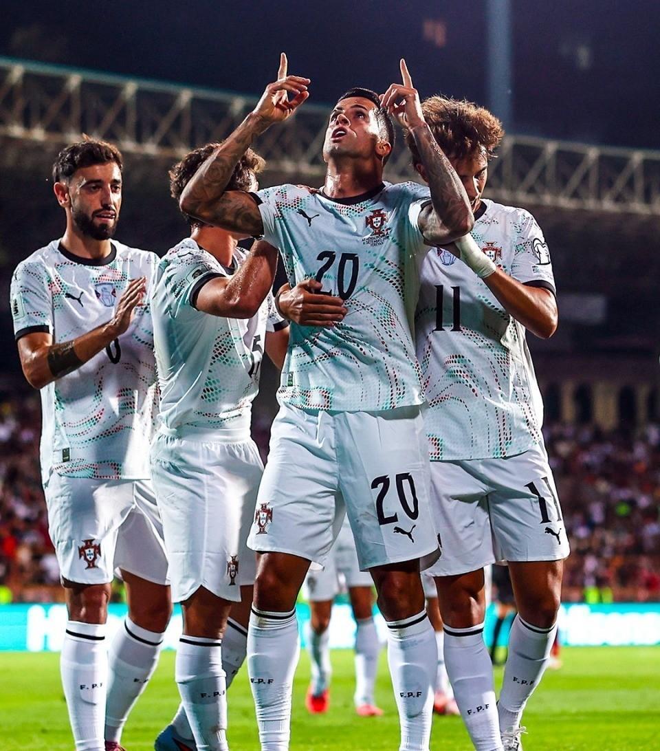 包含葡萄牙大炮破门：C罗助攻银狐，帮助国家队获胜的词条